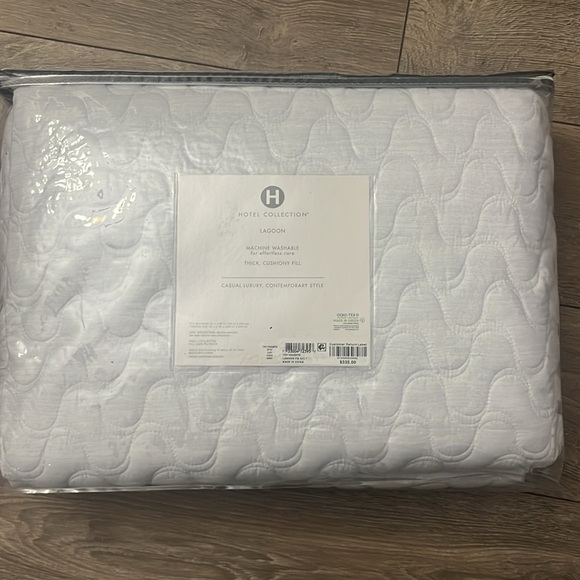 HOTEL COLLECTION Lagoon Coverlet Full/Queen - Picture 4 of 5